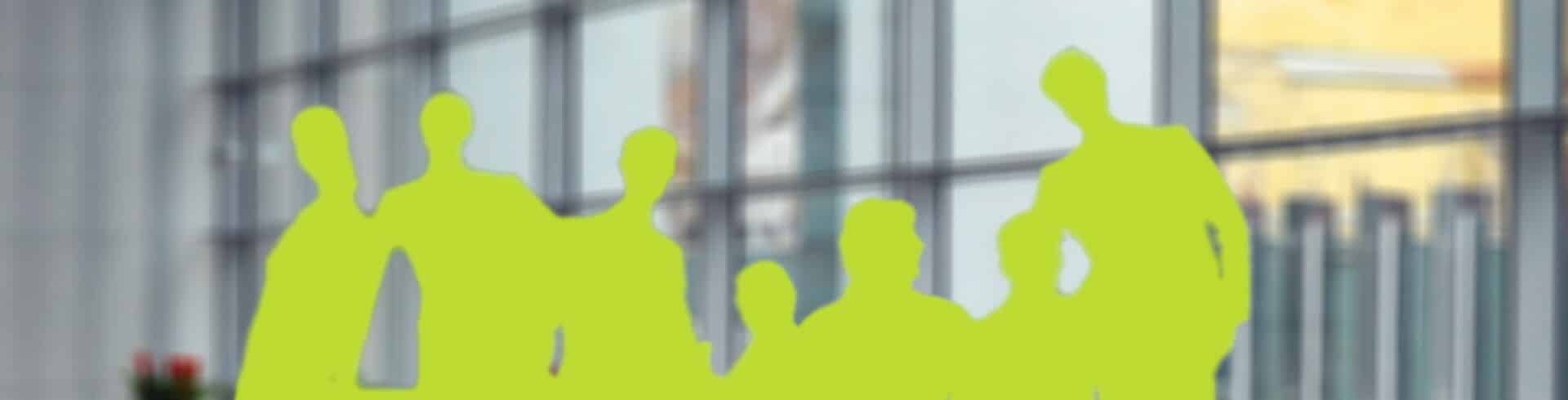 Positive Kundenkommunikation, Kundenkommunikation, Umrisse von Personen in grün