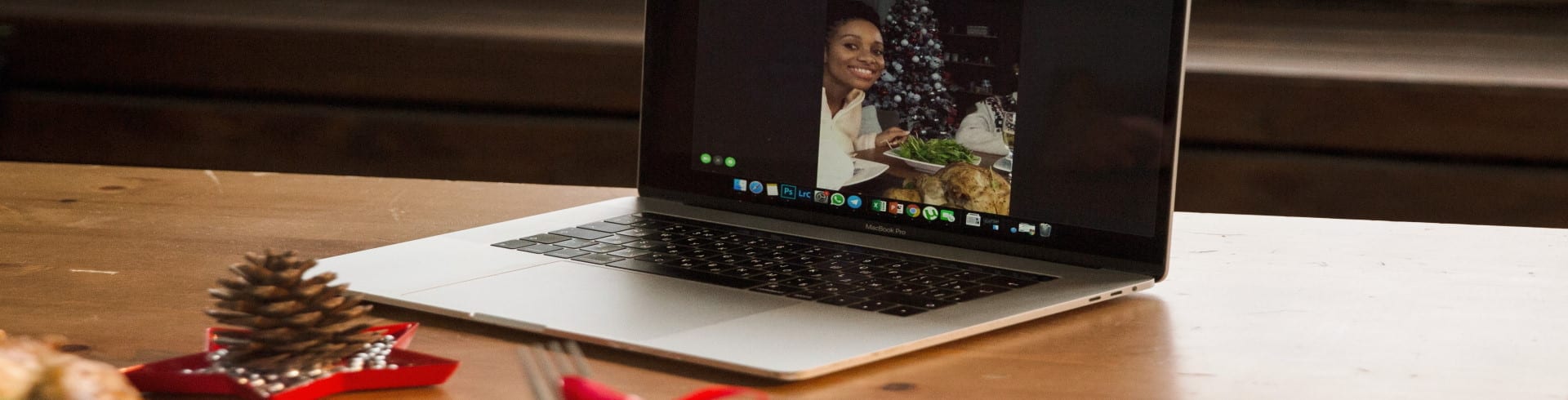 Weihnachtsfeier, Online, Laptop