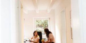 virtuelle-mitarbeiterfuehrung-buero Virtuell, Mitarbeiter, Gespräch