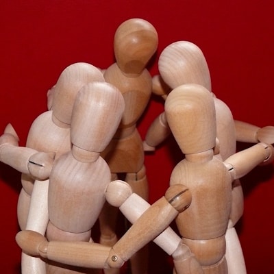 Eigenverantwortliches Handeln fördern, Feedbackkultur etabilieren, Figurengruppe