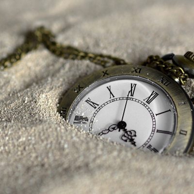 Zeit- und Selbstmanagement, Selbstführung und Selbstmanagement, Uhr im Sand