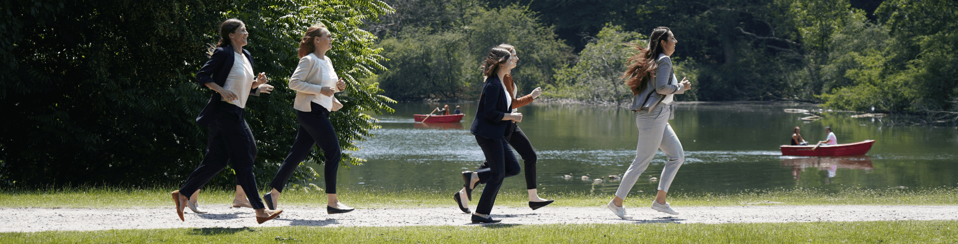 Agile Führung, Agiles Arbeiten, Frauen im laufen